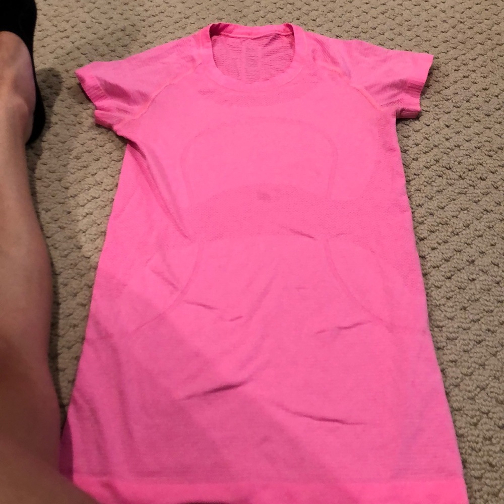 LULU LEMON SWIFTLY TECH SHORT SHORT SLEEVE CREW